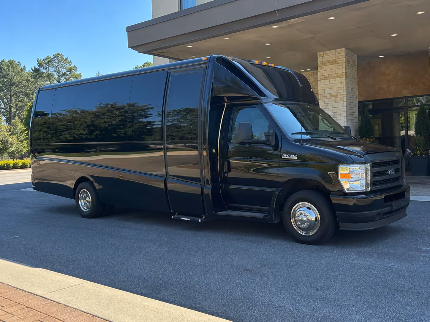 minneapolis hospital and campus shuttle bus rentals