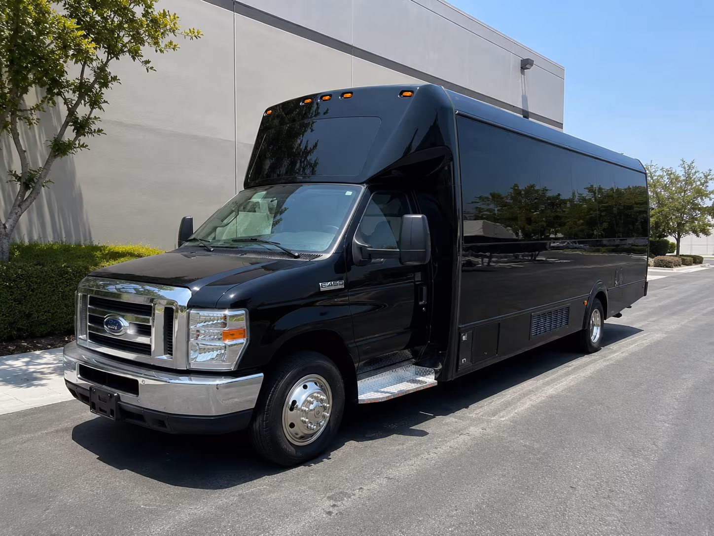 minneapolis wedding quinceanera and celebration bus rentals
