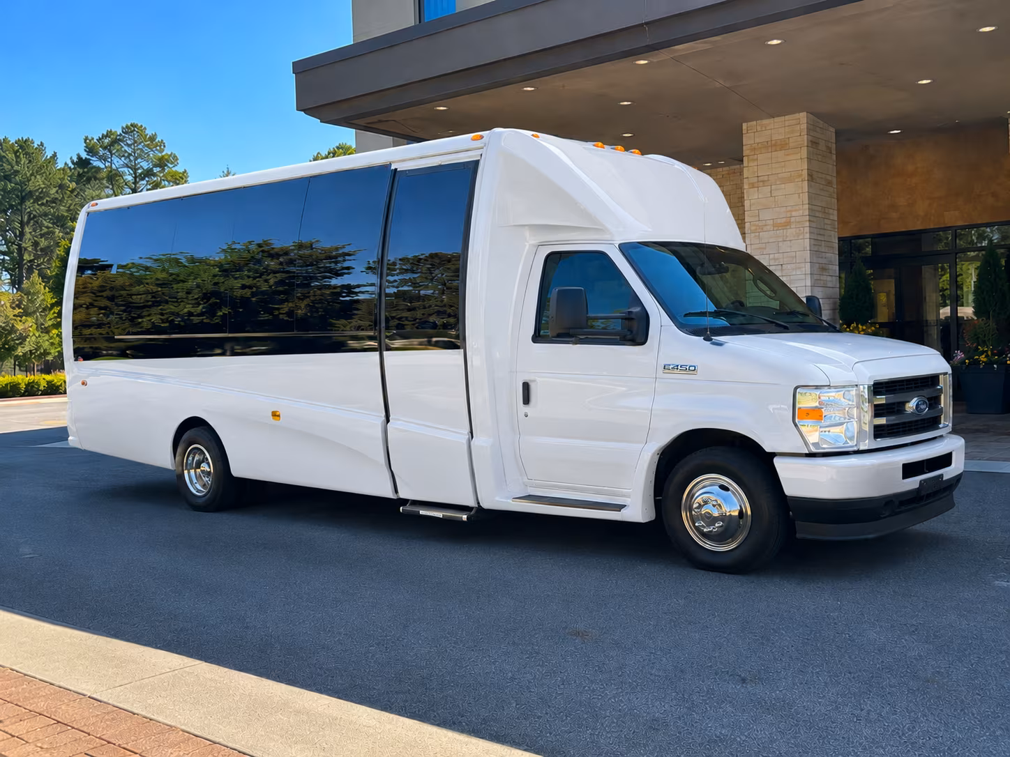 wine event transportation from minneapolis to schram vineyards